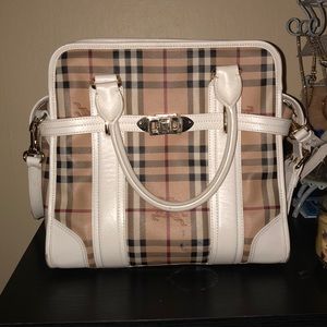 Large Burberry cross over